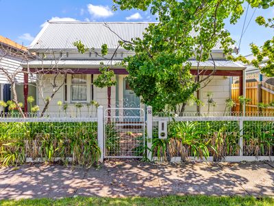 18 Fairlie Street, Yarraville