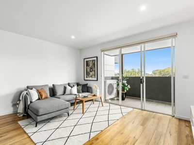 8 / 4 Gillies Street, Essendon North