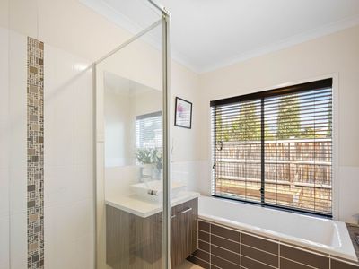 20 Ronald Road, Truganina