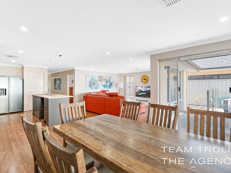 9 Riverina Parade, Lake Coogee