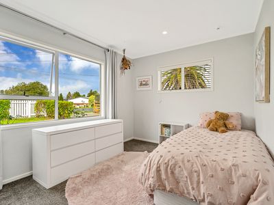 26 School Road, Riverhead
