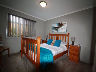 2 / 60A Dodgin Street, Wynyard