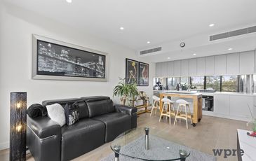 201/2B Ballarat Road, Footscray