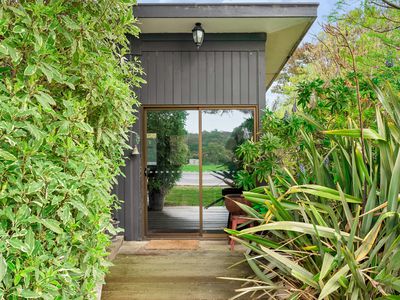 19 Dry Creek Road, Donovans