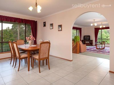 11 BEARD CRESCENT, Wodonga