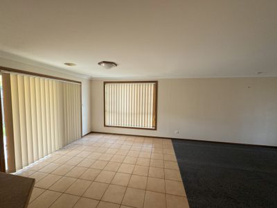 1 Keefe Close, Windradyne