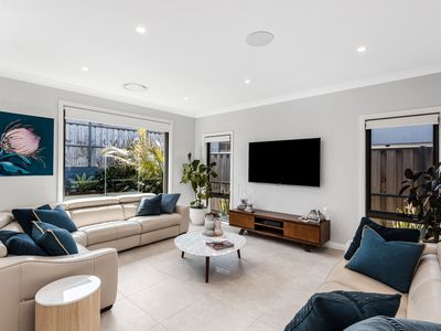 9 Poplar Avenue, Elizabeth Hills