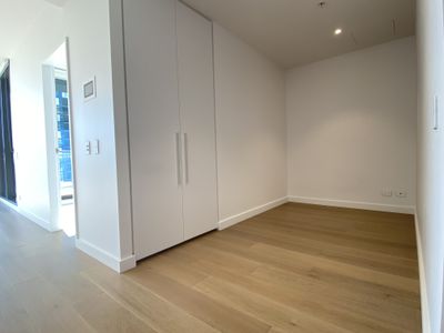 2707 / 82 Hay Street, Haymarket