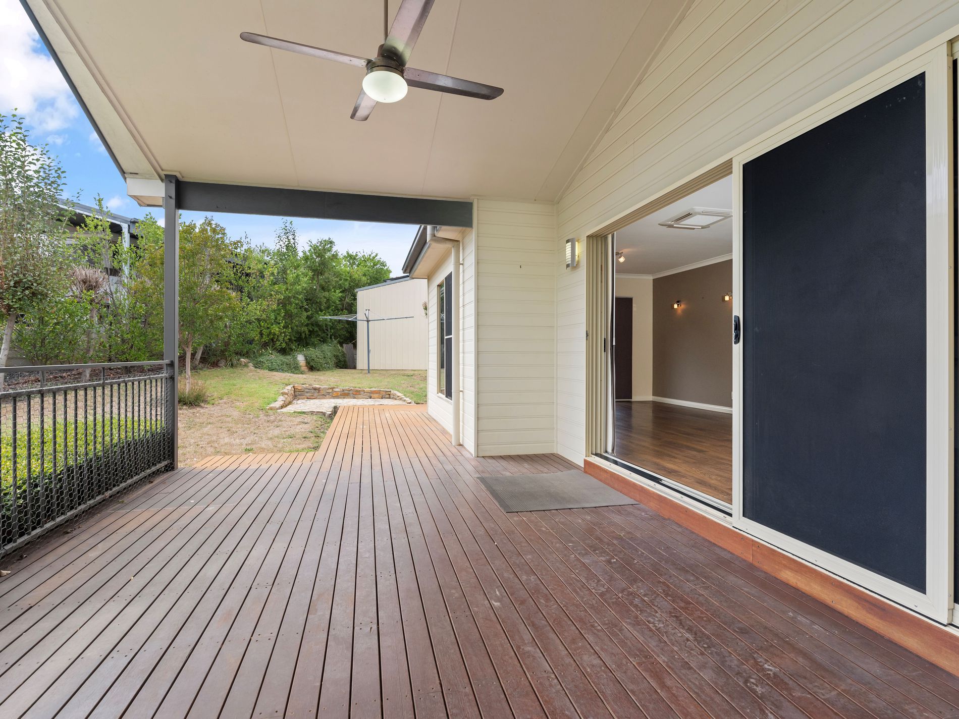 12 MCEVOY LANE, Yackandandah