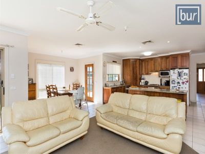 2 Emily Court, Howlong