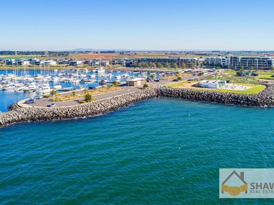 232 / 33 Quay Boulevard, Werribee South
