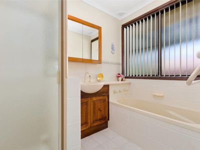 99 Gibsons Road, Figtree