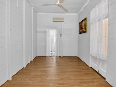 9 Bundesen Avenue, Midge Point