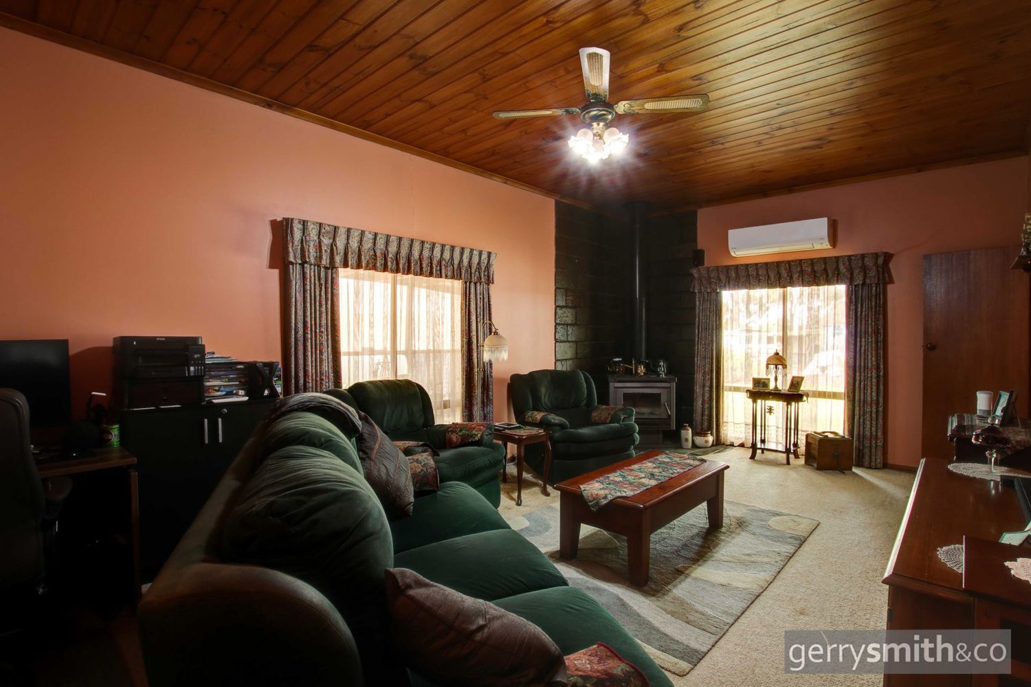 72 Williams Road, Horsham
