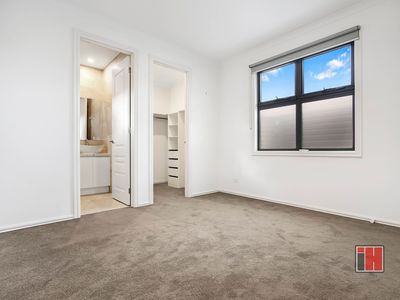 2 / 4 Fortune Street, Box Hill North