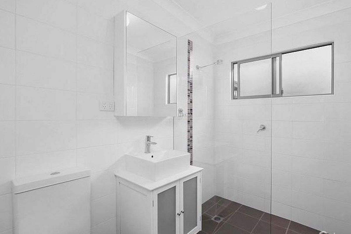 2 Grevillea Crescent, Berkeley Vale