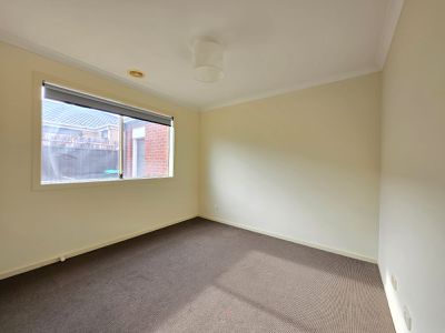7 Romek Way, Truganina