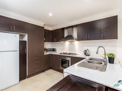 2 / 16 Officer Court, Werribee