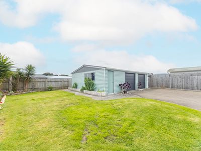2 Robert McKeen Street, Otaki Beach