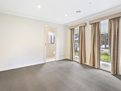 11 Farmland Lane, Leopold