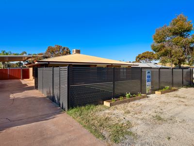 15 Robertson Street, West Lamington