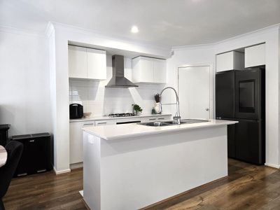 37 Anniversary Avenue, Wyndham Vale