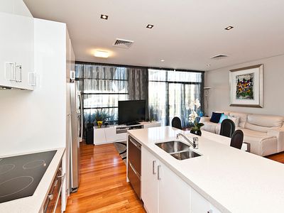 1 / 47 Tully Road, East Perth