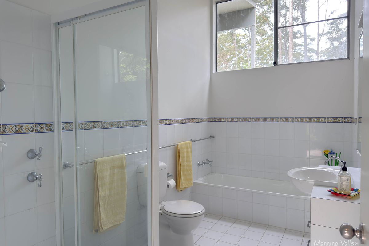 380 Hubbards Road North, Topi Topi