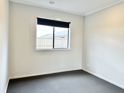 24 Akron Street, Manor Lakes