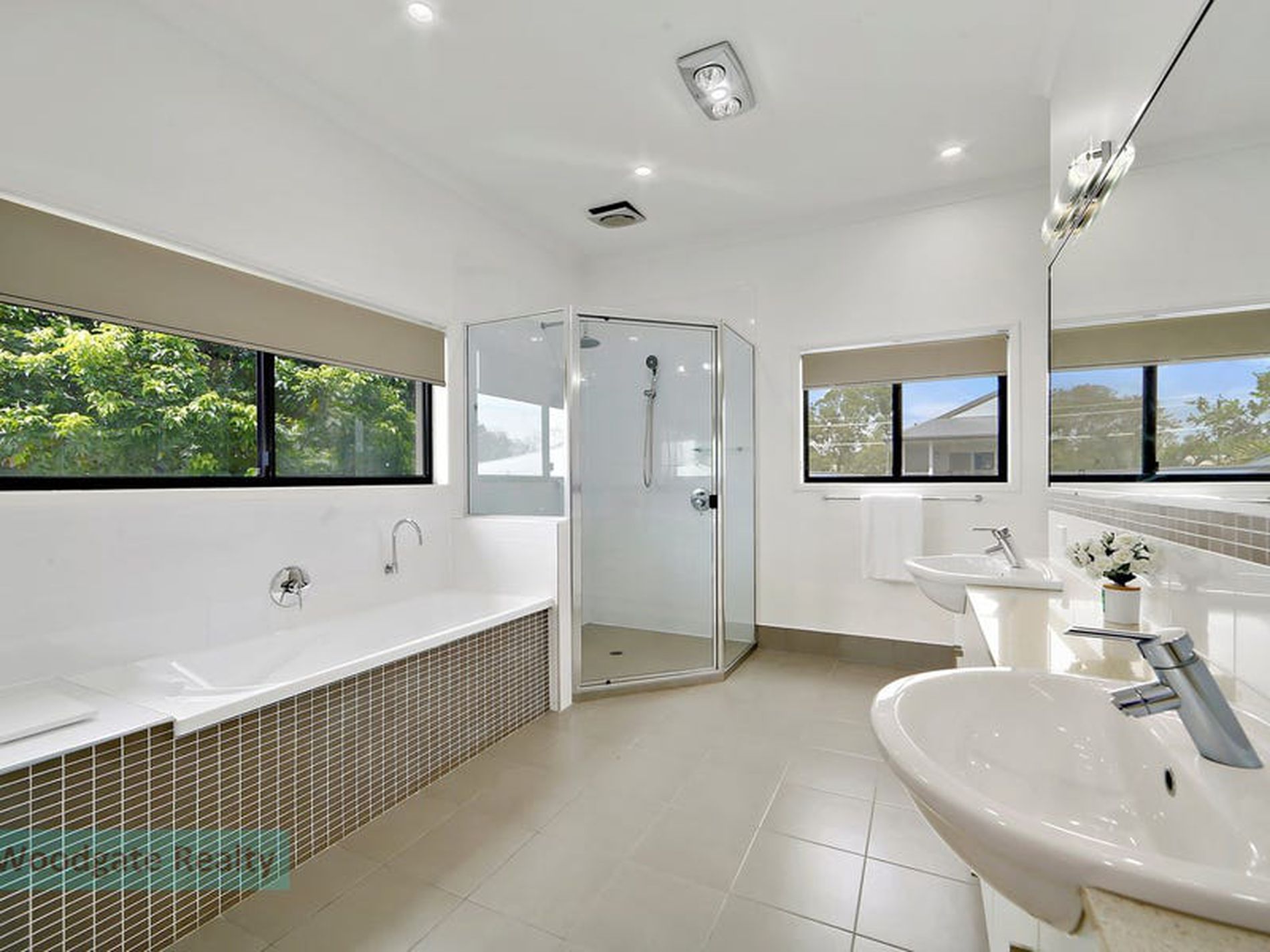 31 Esplanade, Woodgate