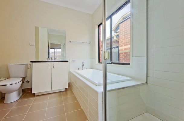 16 Cheltenham Close, Craigieburn