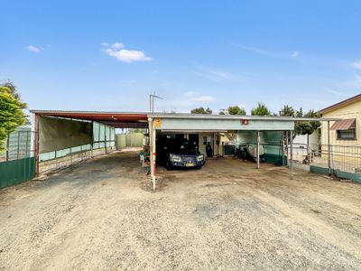 27 Gum Tree Lane, Hay