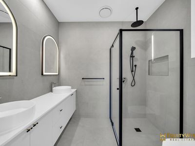 11 Pursuit Street, Mambourin