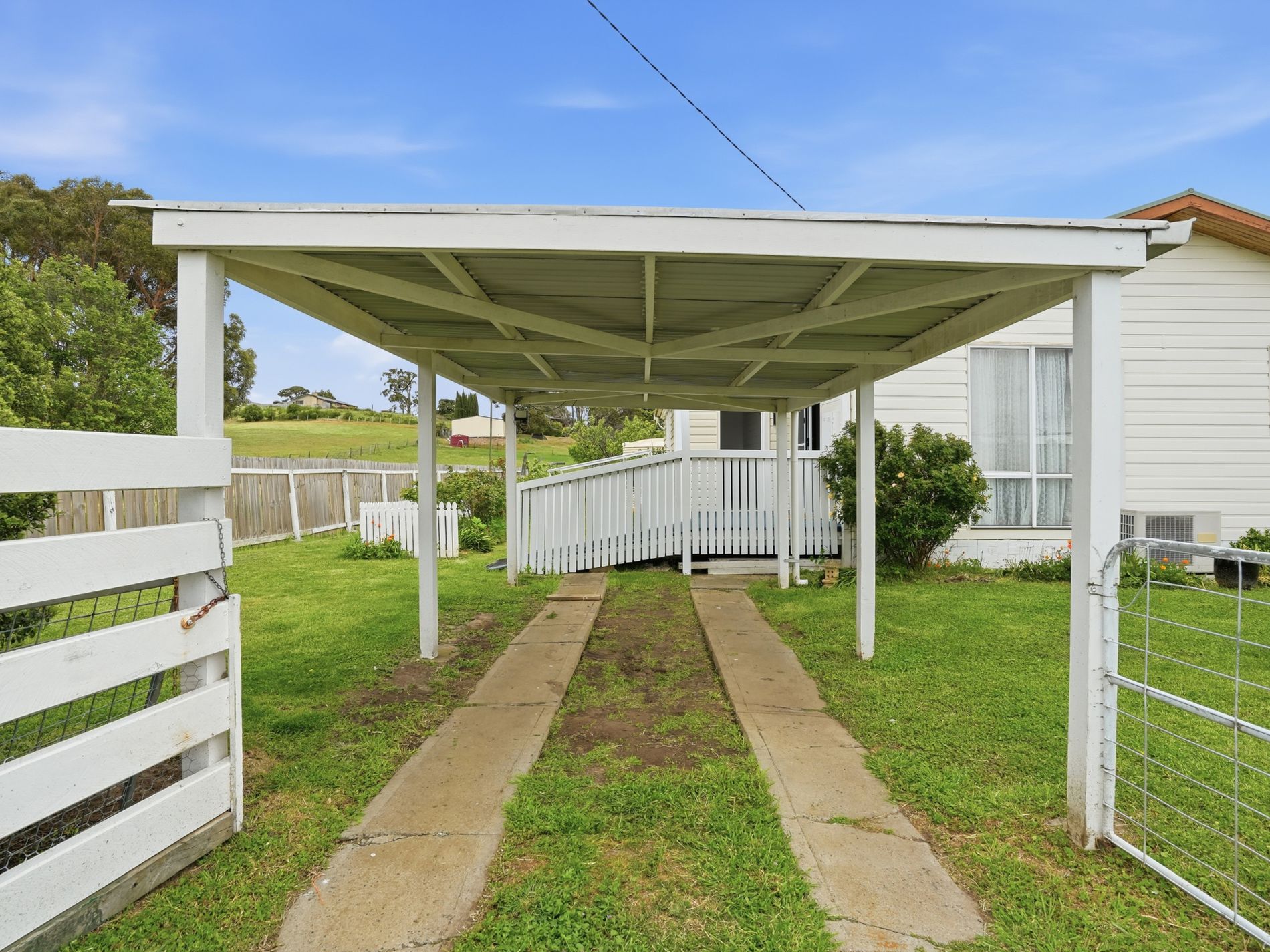 42 Badajos Street, Ross