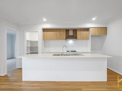 13 Perivale Crescent, Wyndham Vale