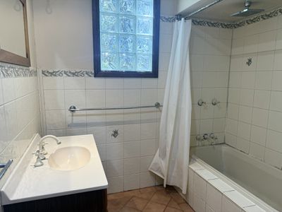 8 Oxford  Street, Forbes