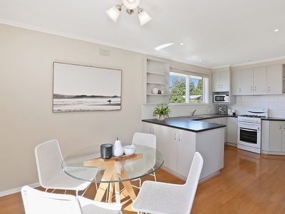 6 Clydesdale Crescent, Belmont