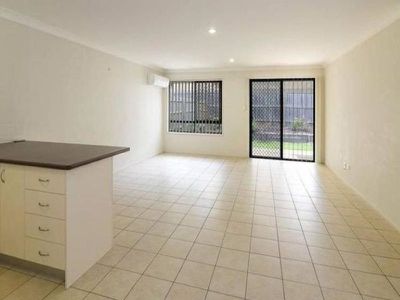 3 / 8 Shareece Court, Crestmead