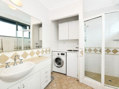 1008 / 22-40 Sir John Young Crescent, Woolloomooloo