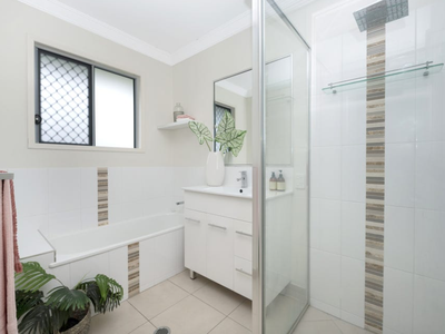 15 Stockton Elbow, Mount Louisa