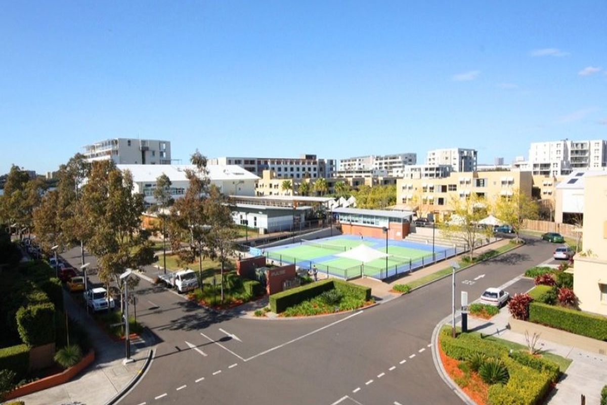 322 / 3  Stromboli Strait , Wentworth Point