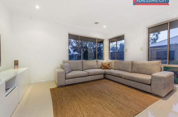 72 Axminster Drive, Craigieburn