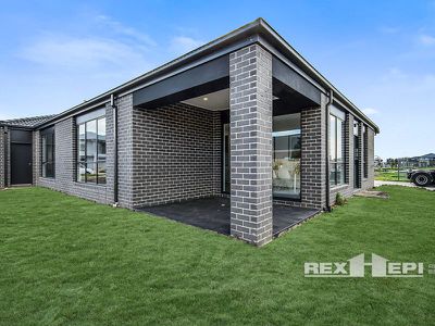 17 Dolomite Boulevard, Clyde North