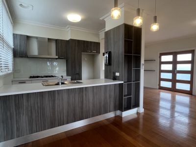 18 Autumn Street, Belmont