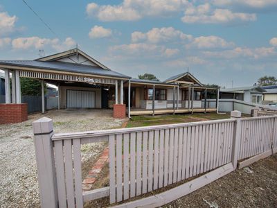 27 Turora Street , Moulamein