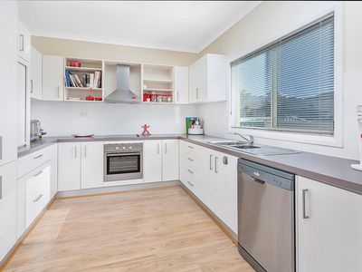 2 / 86 Pur Pur Avenue, Lake Illawarra