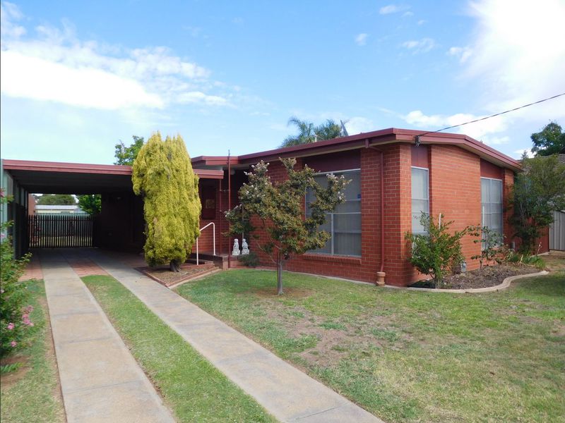 18 Yorkshire Crescent, Shepparton