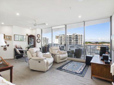 909 / 1 Como Crescent, Southport