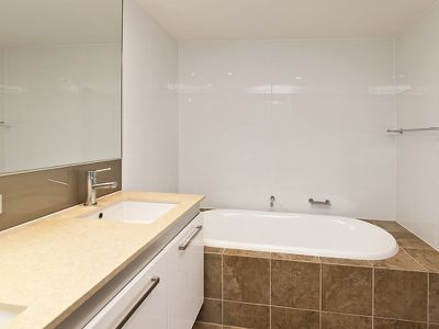 803 / 30 The Circus, Burswood