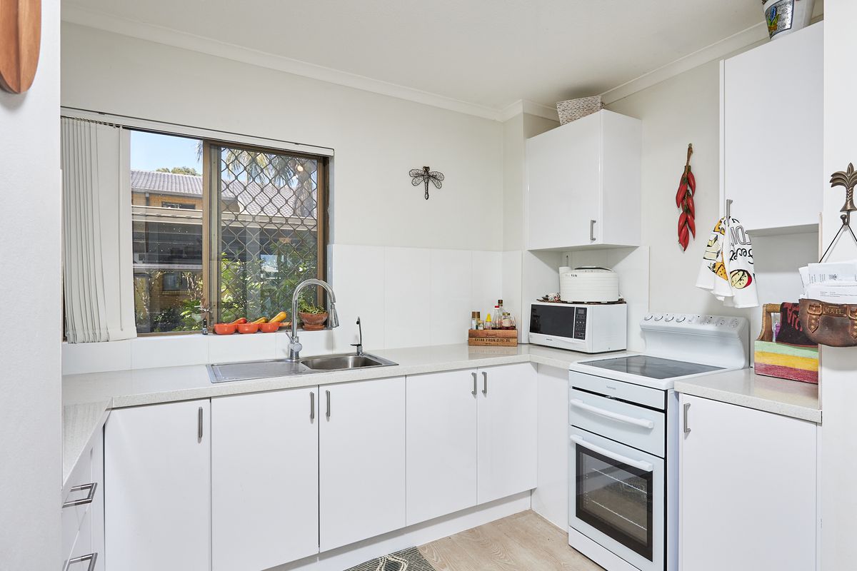 18 / 22 Barbet Place, Burleigh Waters